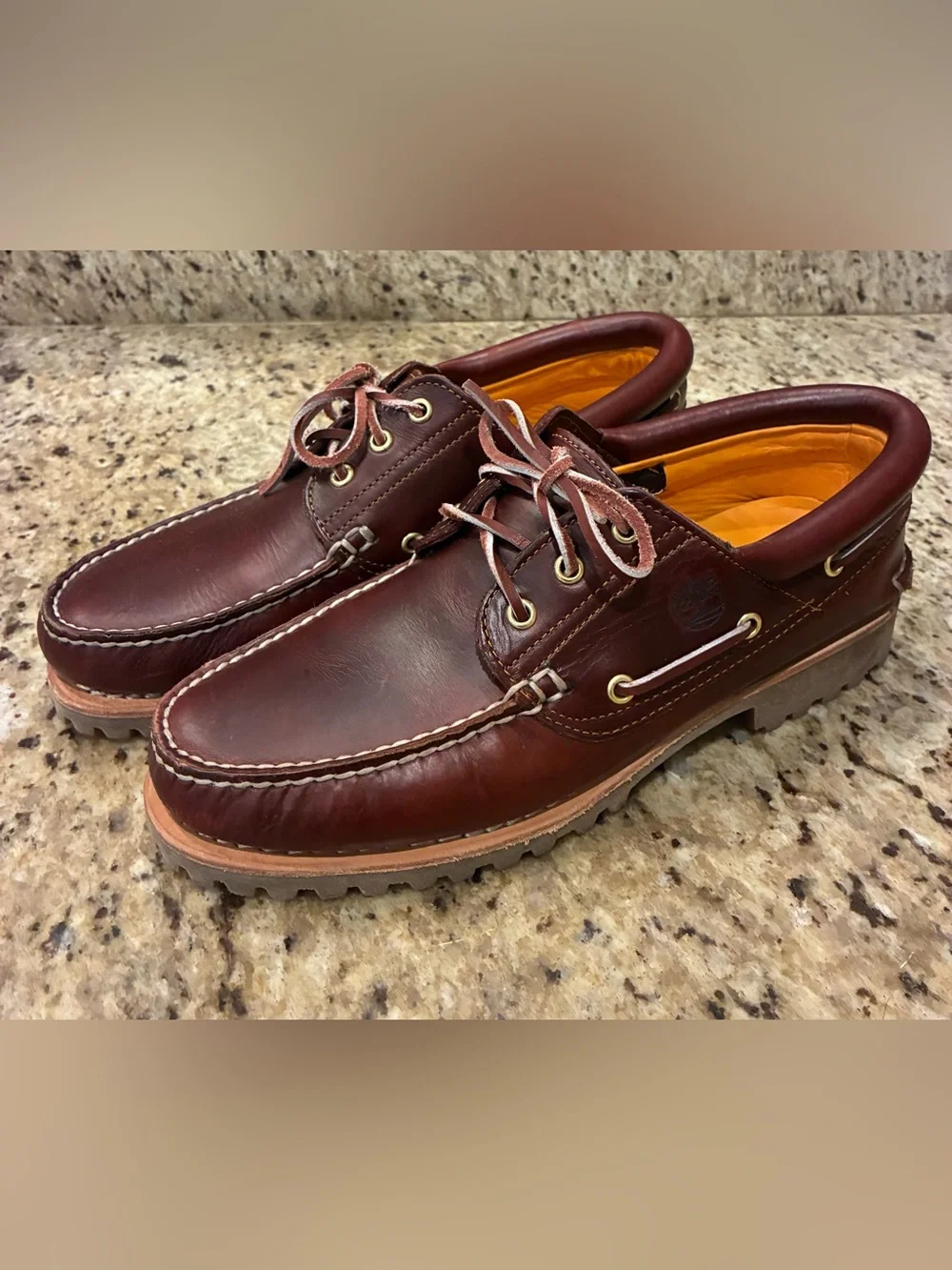 Timberland Men's size 10 Burgundy Leather Classic Boat Shoes